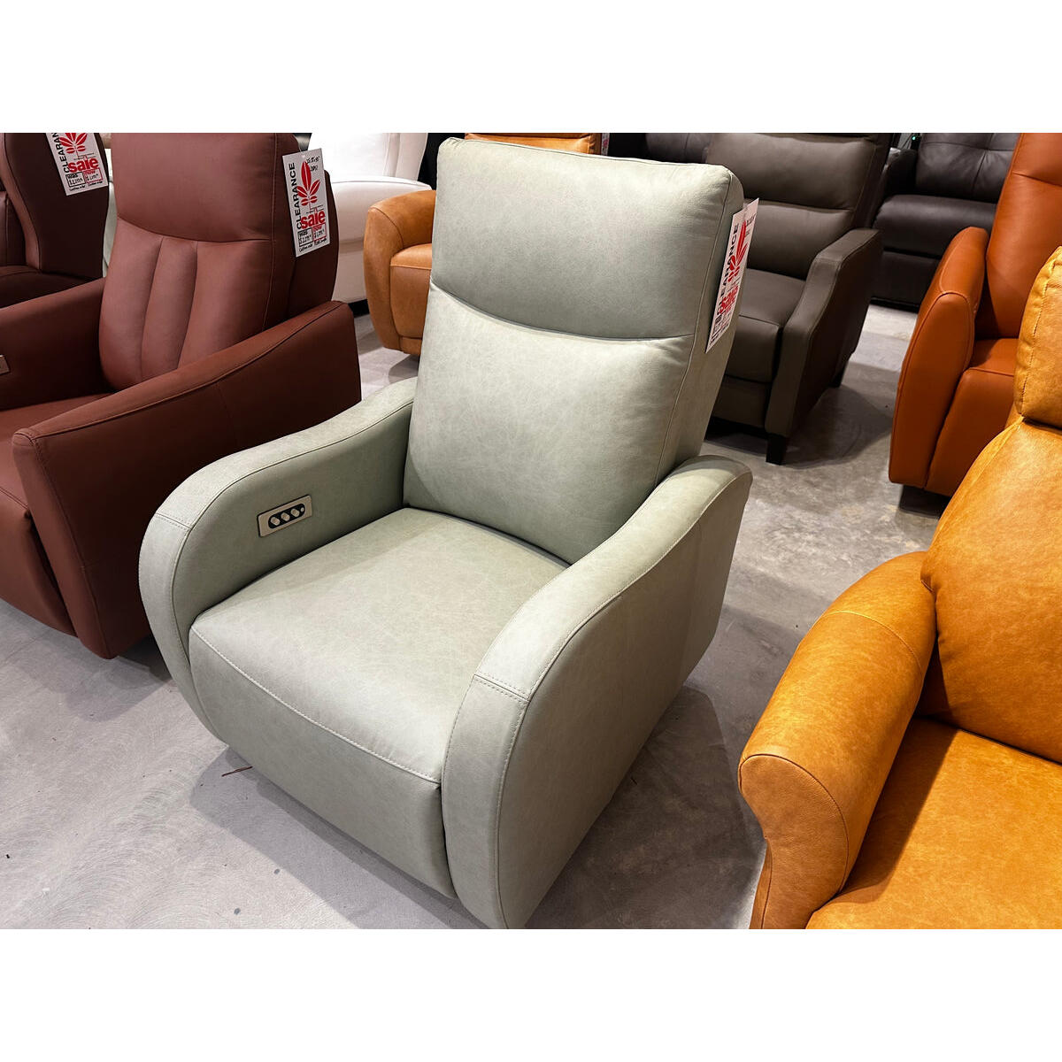 L0132 – Powered Recliner L0132 - Powered Recliner - Image 1