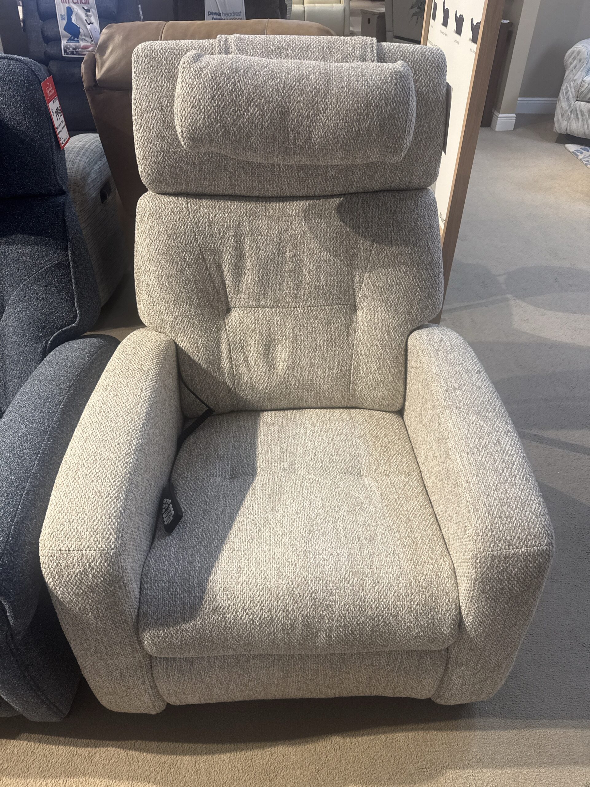 7f741bc8-9490-45be-93d3-e6fd489cb524-8822-00000244978c917f_file Zero Gravity Recliner w/ Heat and Air Massage - Image 1