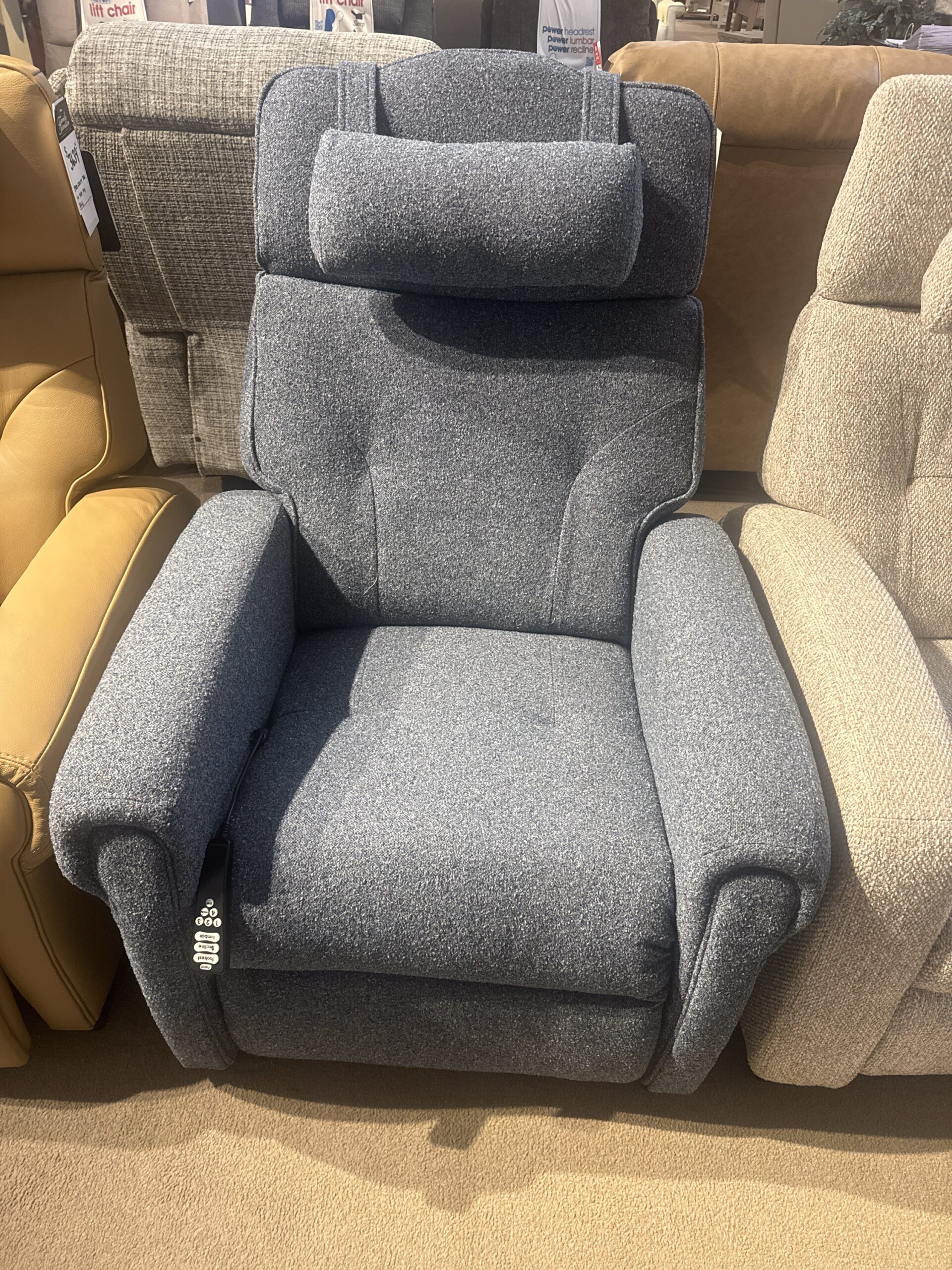 88453123-a8ee-4a33-91ff-8624f1199b1a-8822-00000243f235fc39_file Zero Gravity Recliner w/ Heat and Massage - Image 1